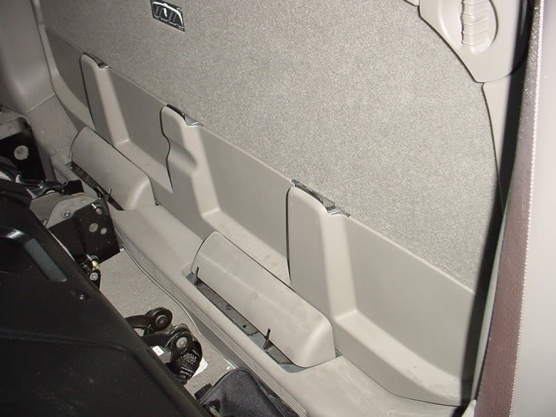 Load image into Gallery viewer, 2002 UP AVALANCHE BEHIND SEAT NON-MIDGATE 2x10