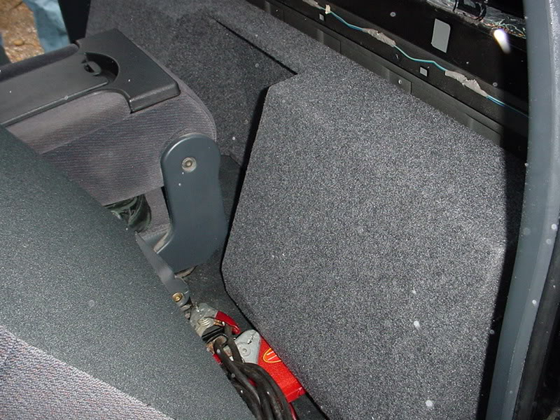 Load image into Gallery viewer, 1994-2006 Chevy Regular Cab 2-10" DF Sub Box Carpeted
